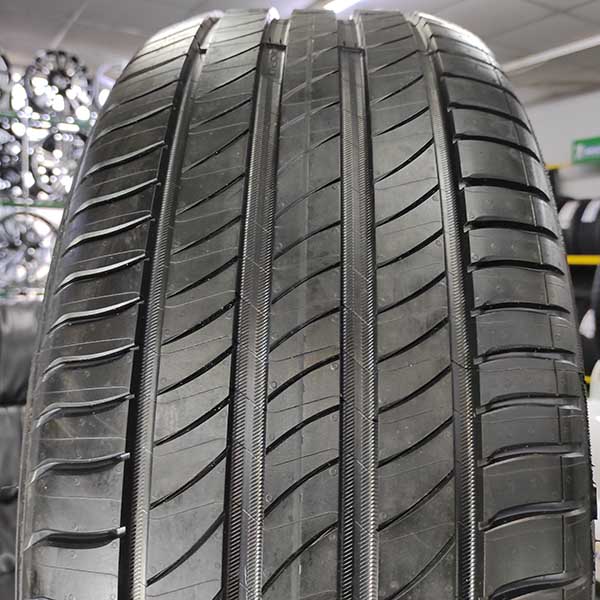 Выбор летних шин 235/55 R17: на что обратить внимание?